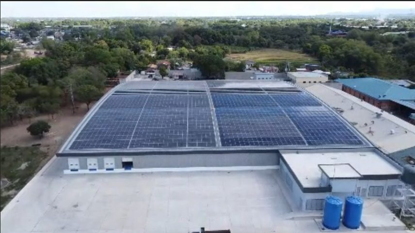 Electronics factory served by a rooftop PV and BESS microgrid